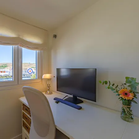 Terrace, Pool, Near & Office Lejlighed *